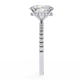 Oval Centre with Round Accents