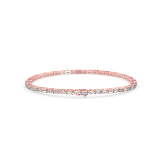 Tennis bracelet with round lab grown diamonds